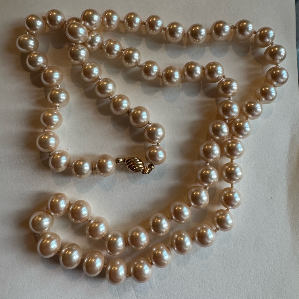 Vintage Marvella Pink Cream Faux Pearl Necklace with Gold Tone Clasp 29"